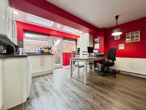 Kitchen- click for photo gallery